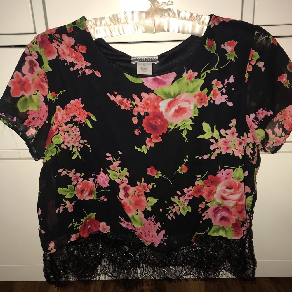Rose shirt w/lace bottom